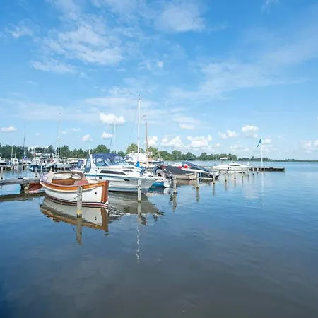 Lake-view Close To Amsterdam Apartment