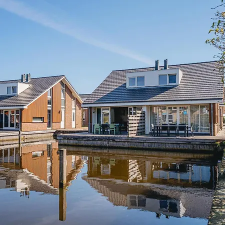 דירה Spacious Lakeside Retreat