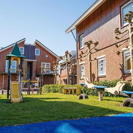 Spacious Lakeside Retreat