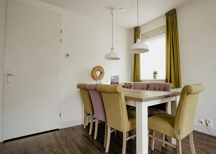 Apartamento Spacious Lakeside Retreat Uitgeest