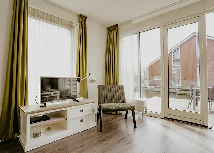 Apartamento Spacious Lakeside Retreat Uitgeest