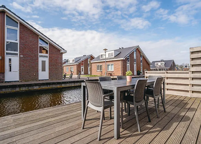 Spacious Lakeside Retreat Apartamento *