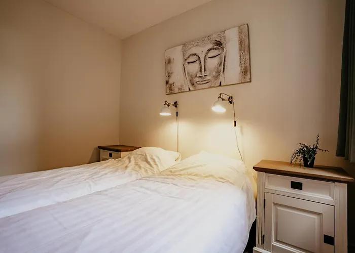 Spacious Lakeside Retreat Apartamento