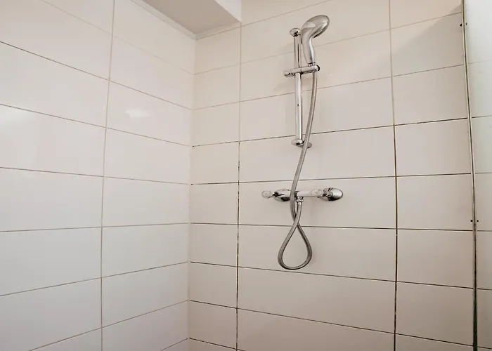 Apartamento Spacious Lakeside Retreat