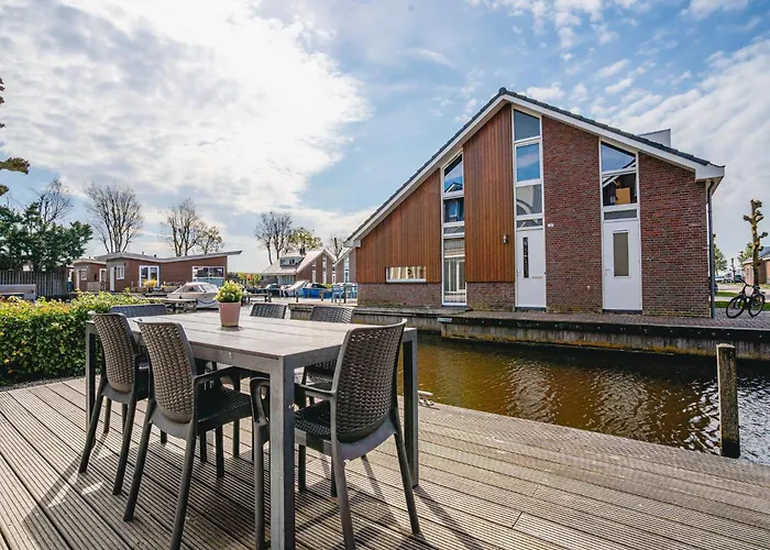 Spacious Lakeside Retreat Apartamento *