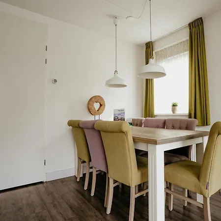 Daire Spacious Lakeside Retreat Uitgeest