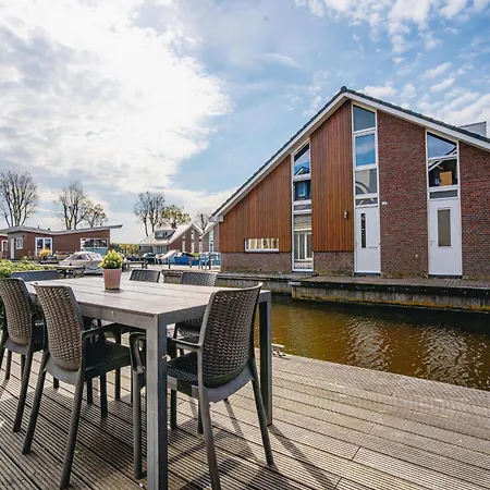 Spacious Lakeside Retreat Daire *